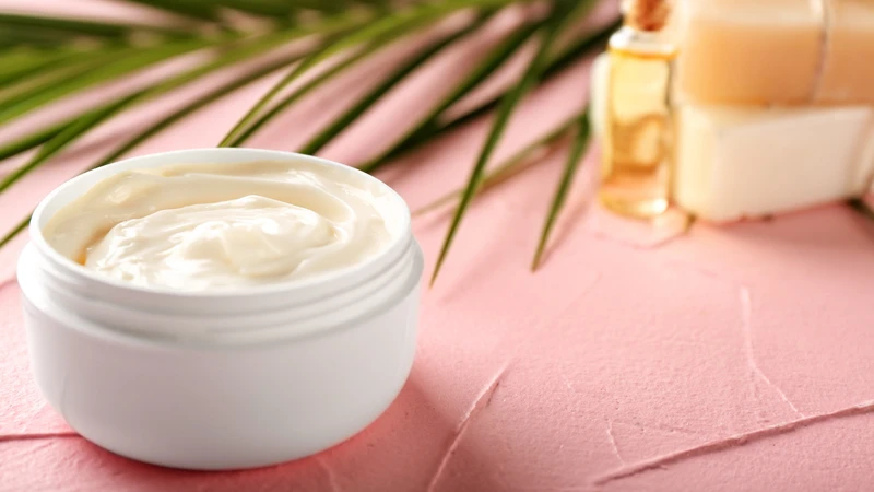 Moisturizing Cream Massage
